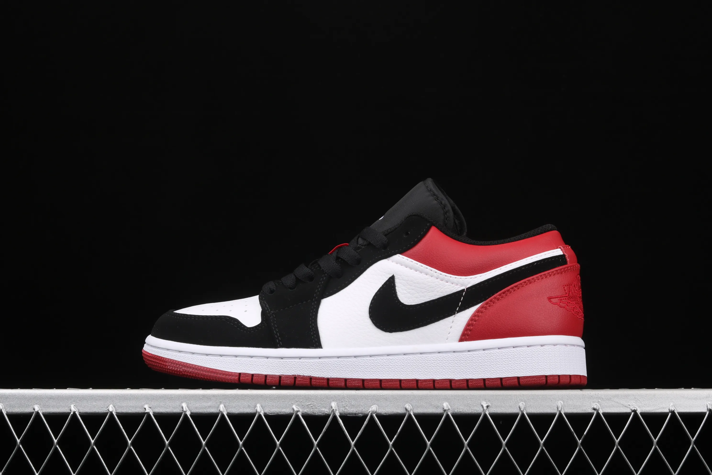 All Categories Air Jordan Jordan Series Basketball Shoes Air Jordan 1 Low New Version Air Jordan 1 Low AJ1 Joe 1 Low Top Leather Black Toe 553558-116